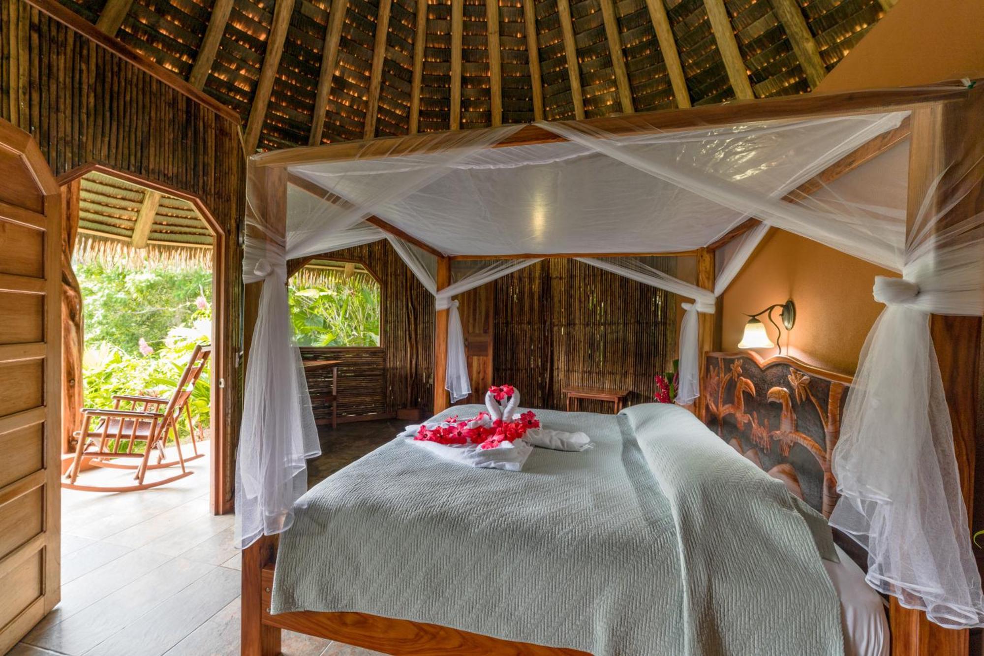 Luna Lodge Carate Экстерьер фото