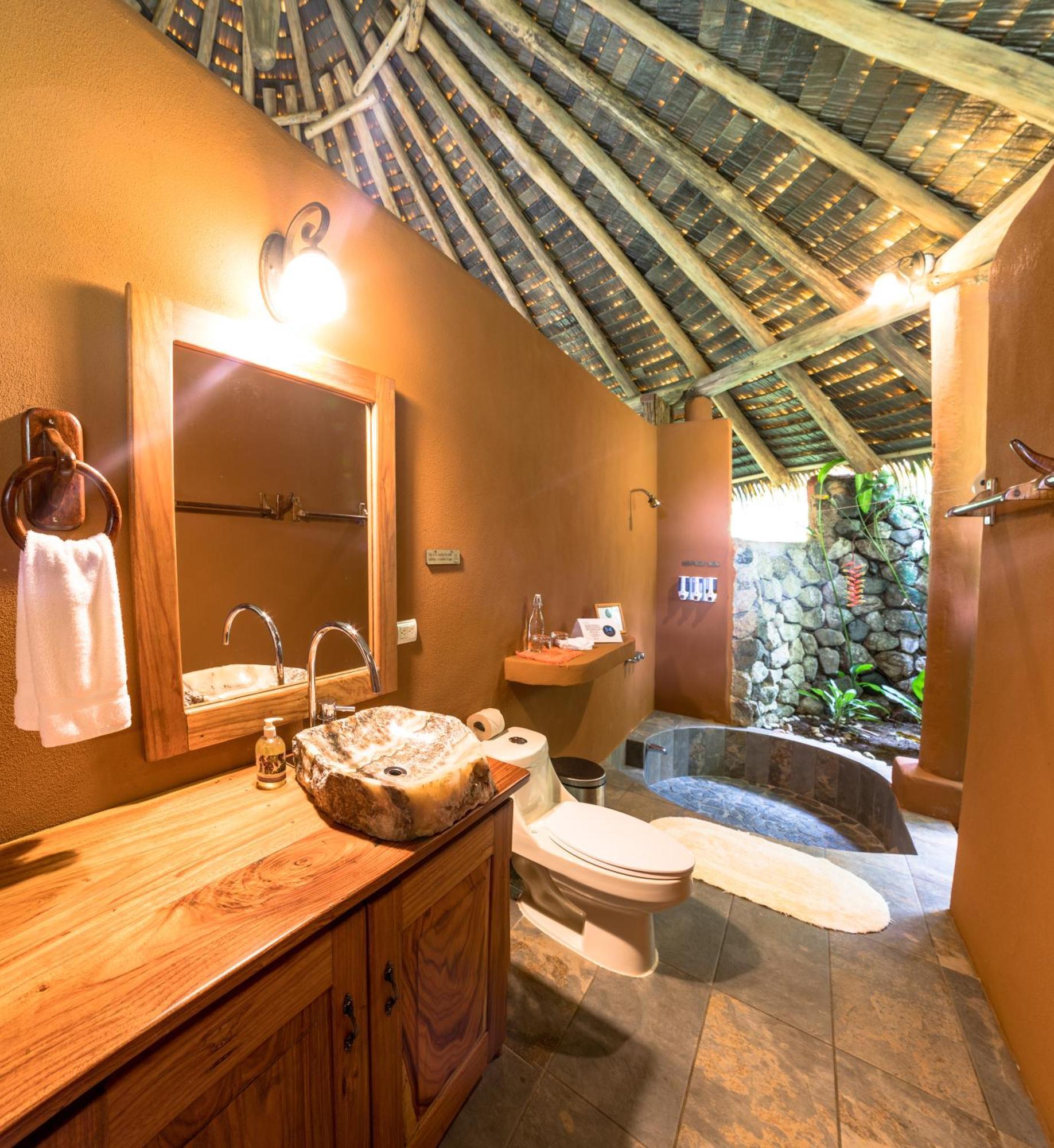 Luna Lodge Carate Экстерьер фото